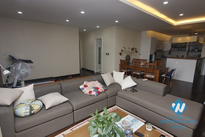 Lake view 02 bedrooms for rent in Thuy Khue st, Tay Ho district 